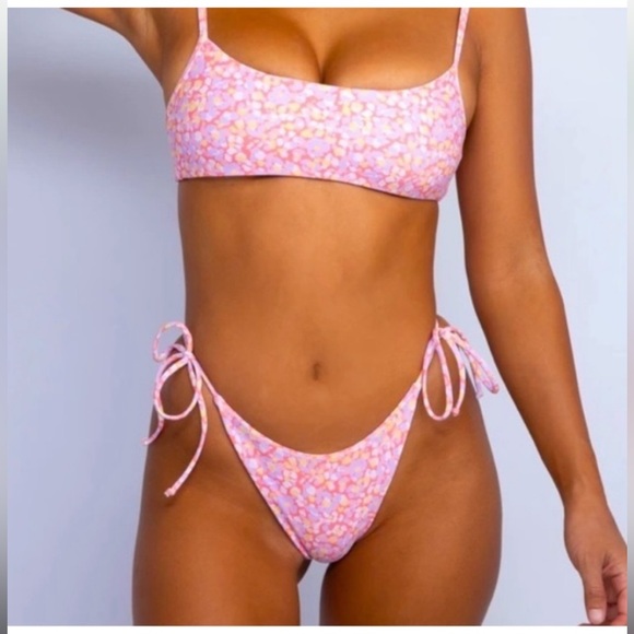 Medium bottoms , small top Skatie swim . - Picture 2 of 3